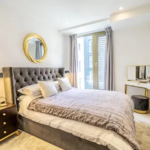 https://waterfront-ryedale-house.yorkshirehotels.net